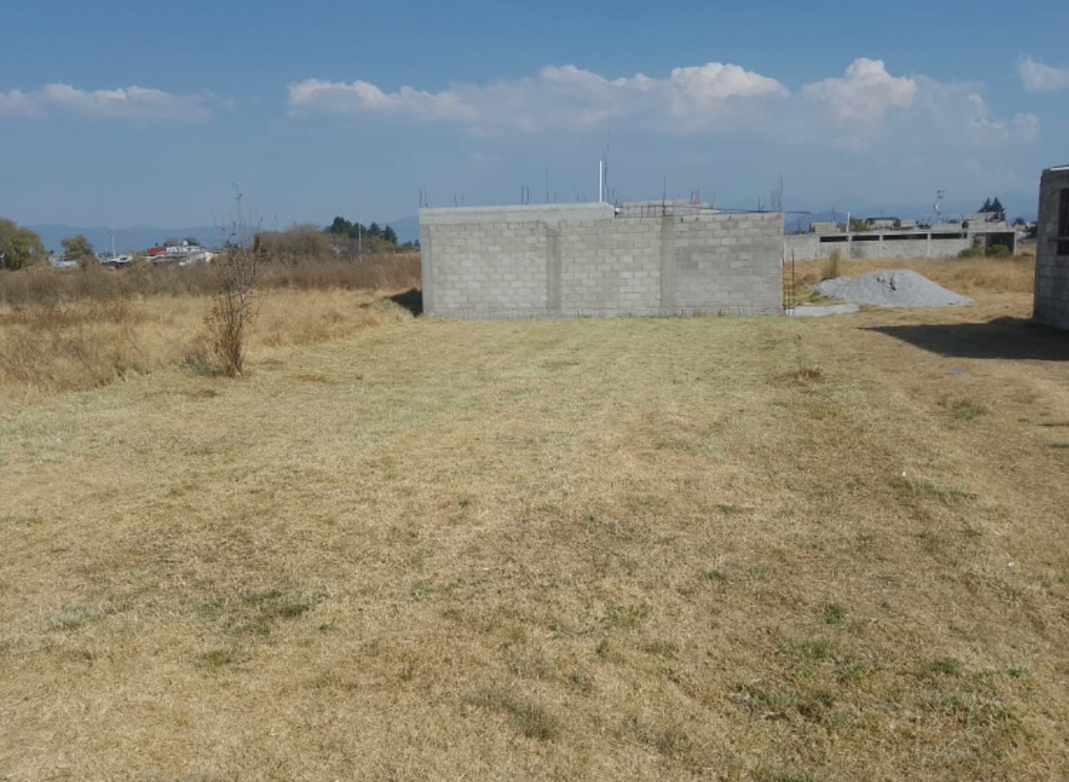 Terreno en venta en San Miguel Totocuitlapilco, Metepec