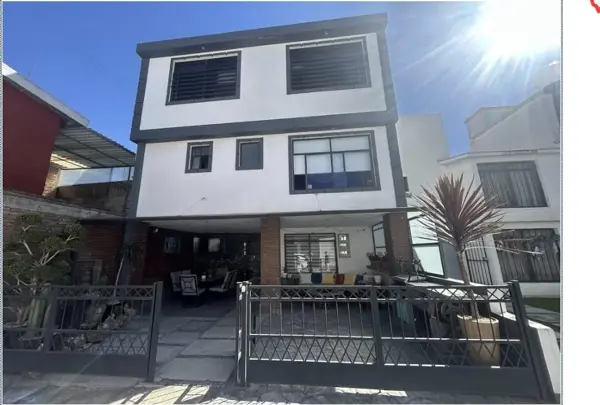 Casa en venta en Los Robles, Metepec — foto 2 de 27