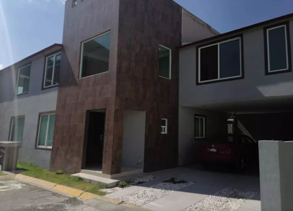 Casa en venta en San Mateo Otzacatipan, Toluca — foto 2 de 10