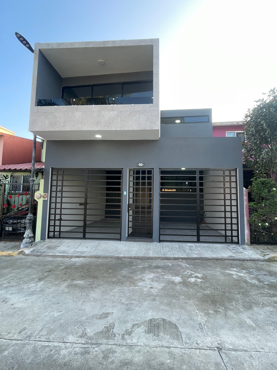Casa en venta en Coatepec Centro, Coatepec — foto 1 de 24