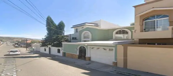 Casa en venta en Valle Dorado Sección Lagos, Ensenada — foto 2 de 9