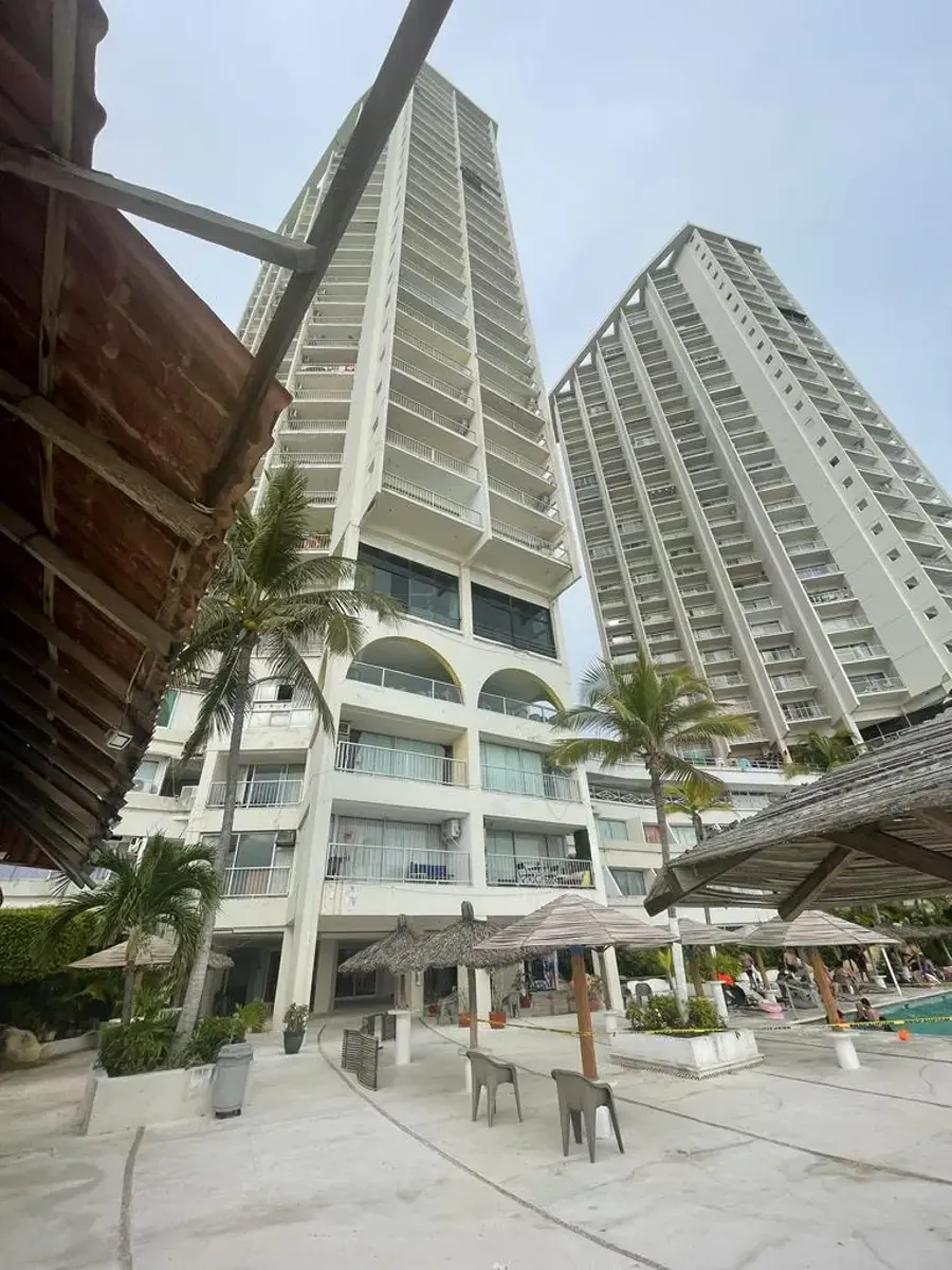 Edificio en venta en Club Deportivo, Acapulco de Juárez — foto 1 de 5