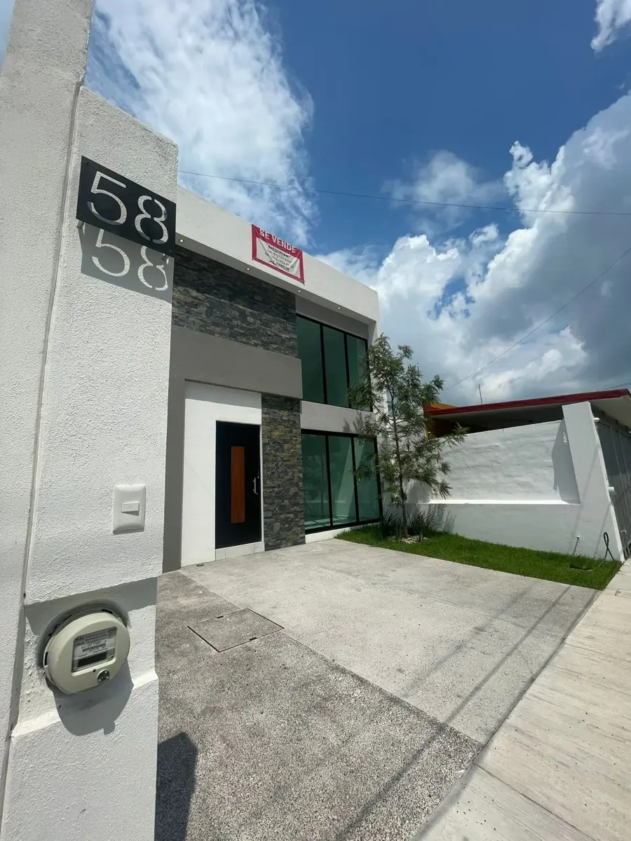 Casa en venta en La Frontera, Villa de Álvarez — foto 1 de 21