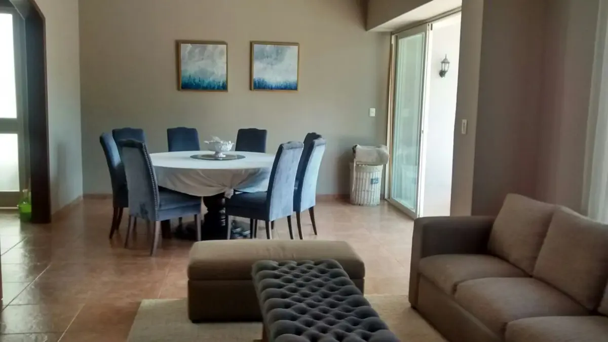 Casa en venta en Villas de Irapuato, Irapuato — foto 1 de 25