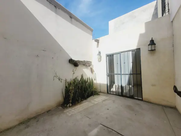 Casa en venta en Hacienda el Cortijo, Saltillo — foto 2 de 12