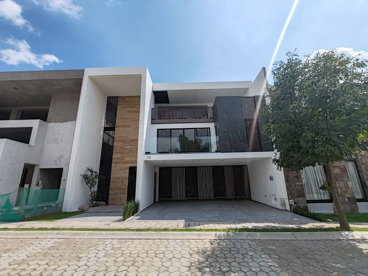 Casa en venta en Santa Clara Ocoyucan, Ocoyucan — foto 1 de 39