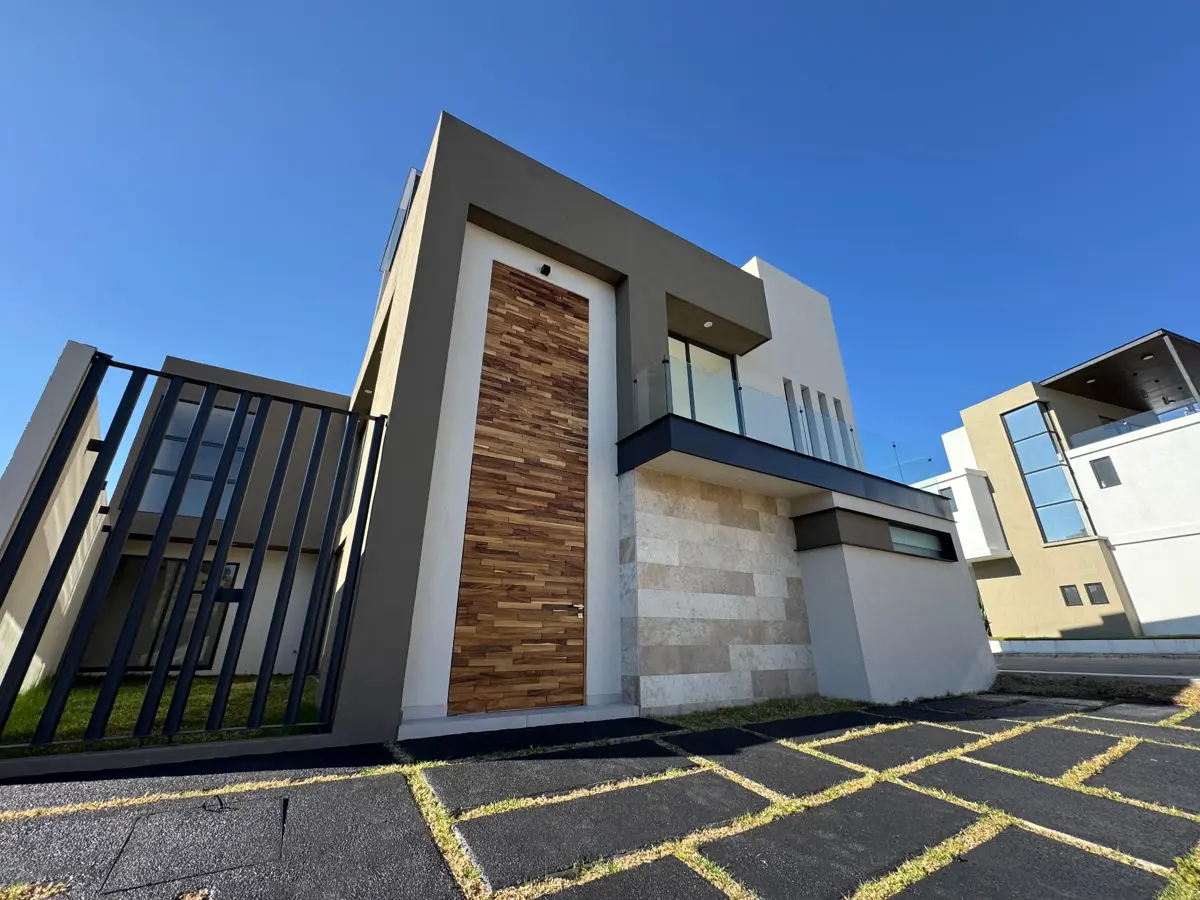 Casa en venta en Rincón de la Montaña, Morelia — foto 1 de 33