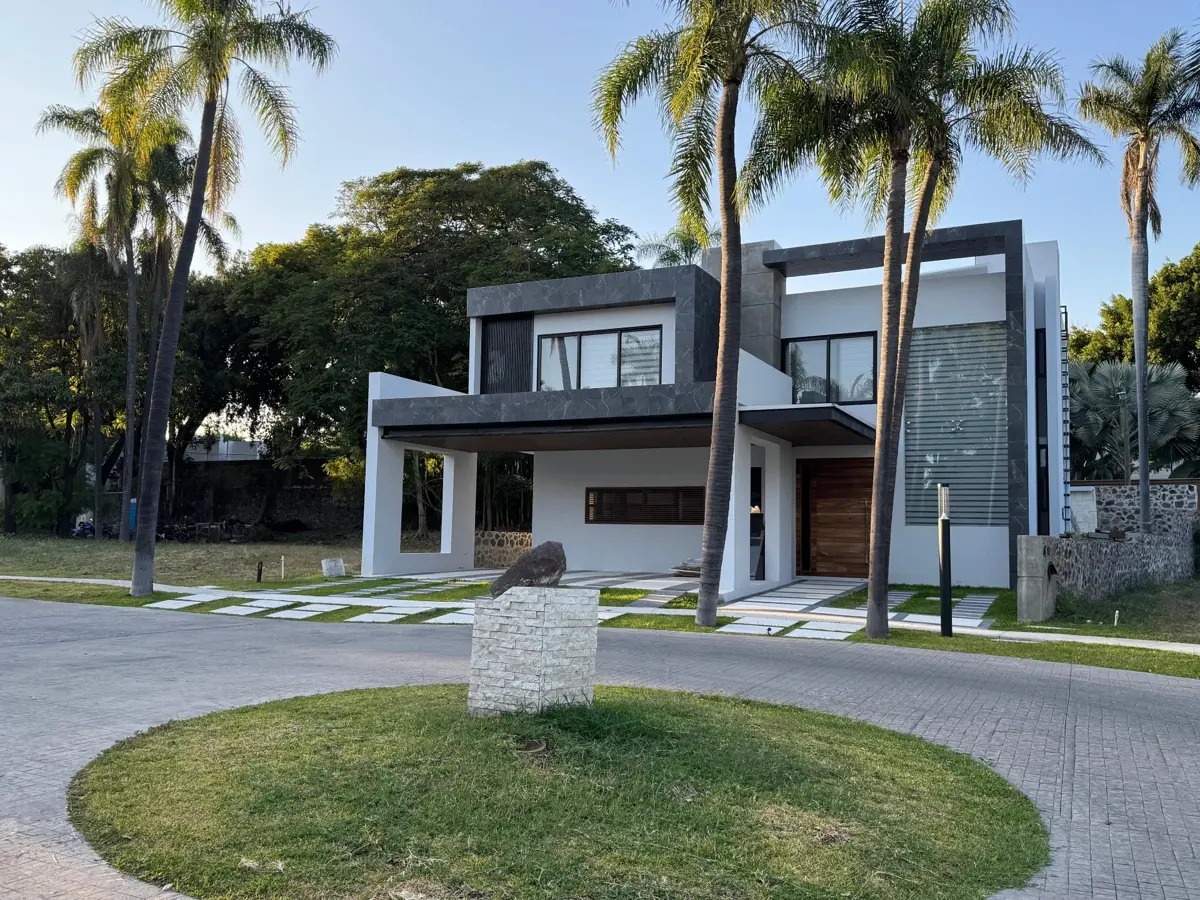 Casa en venta en Rinconada Palmira, Cuernavaca — foto 1 de 30