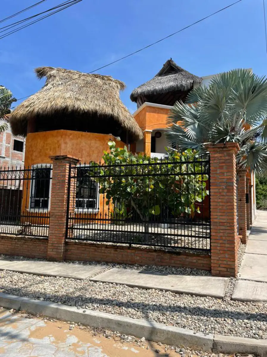 Casa en venta en Carrizal, San Pedro Mixtepec -Dto. 22 - — foto 1 de 19
