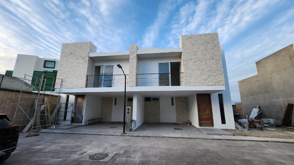 Casa en renta en Santiago Momoxpan, San Pedro Cholula, Puebla Casa en renta en Santiago Momoxpan, San Pedro Cholula, Puebla