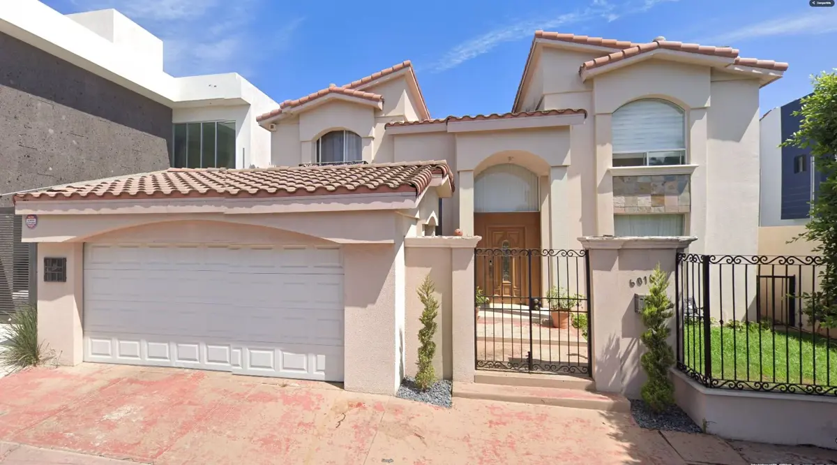 Casa en venta en Jardines de Chapultepec S-E, Tijuana — foto 1 de 12
