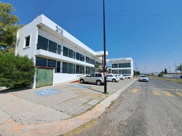Edificio en venta en Mediterráneo I, Corregidora — foto 2 de 11