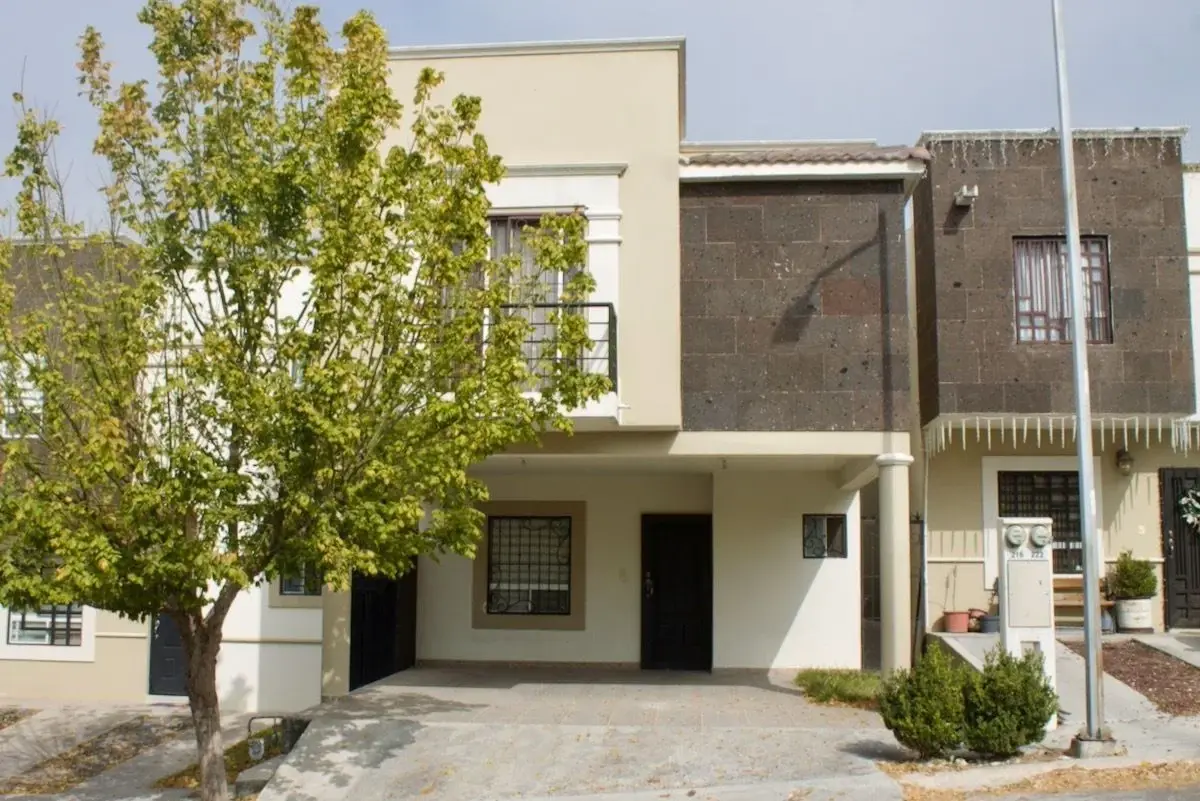 Casa en venta en Portal de las Lomas, Saltillo — foto 1 de 28