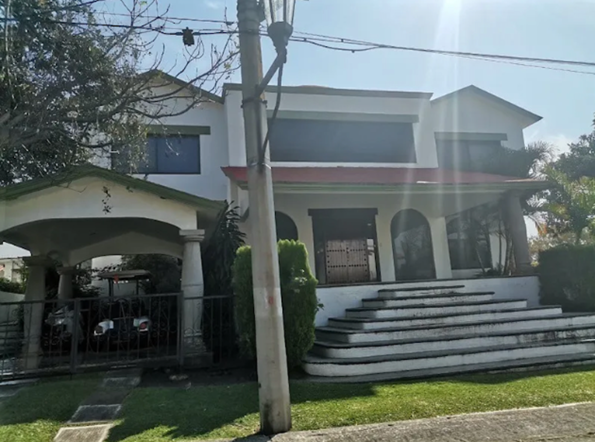 Casa en venta en Lomas de Cocoyoc, Atlatlahucan — foto 1 de 13