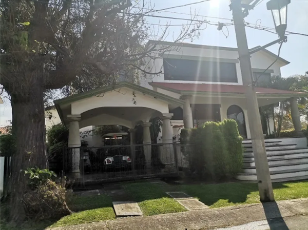Casa en venta en Lomas de Cocoyoc, Atlatlahucan — foto 2 de 13
