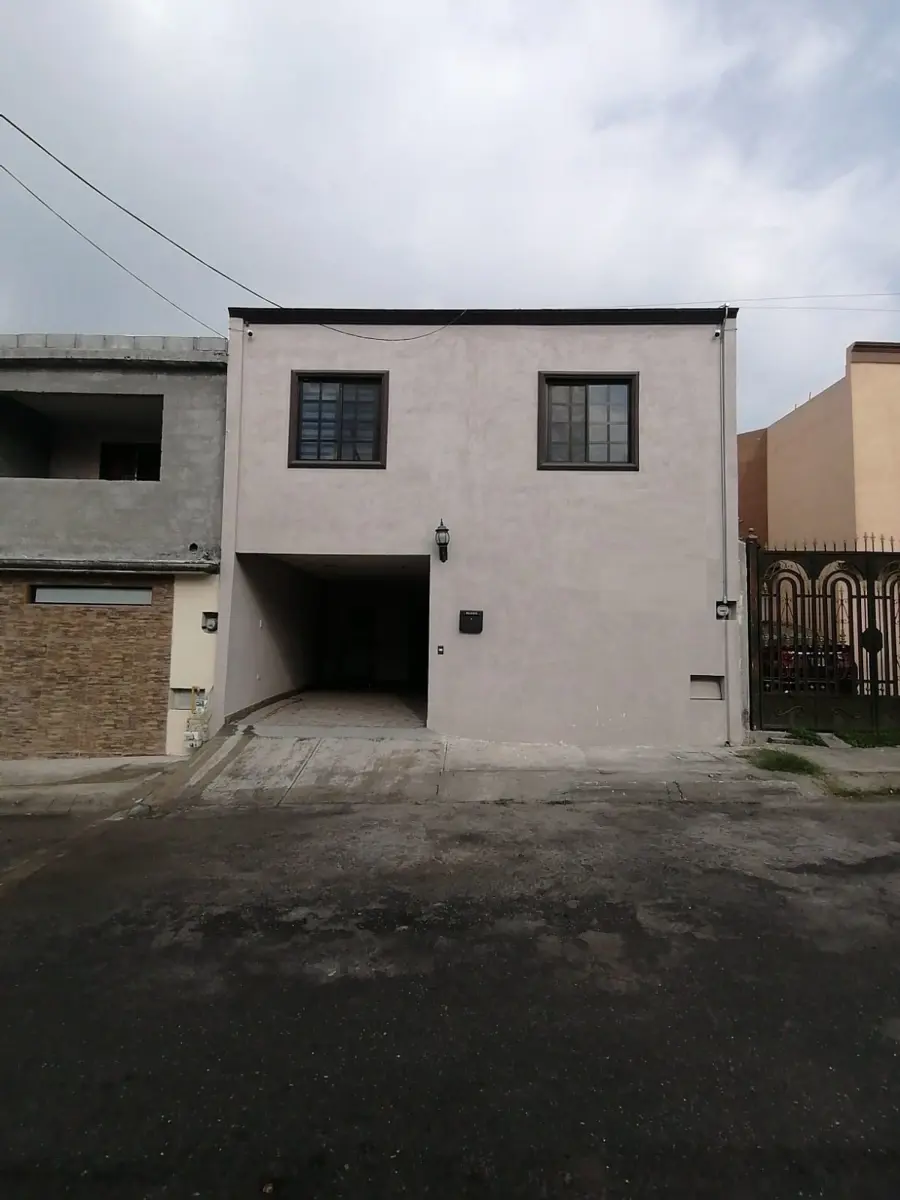 Casa en venta en Privada Morelos, Saltillo — foto 1 de 37