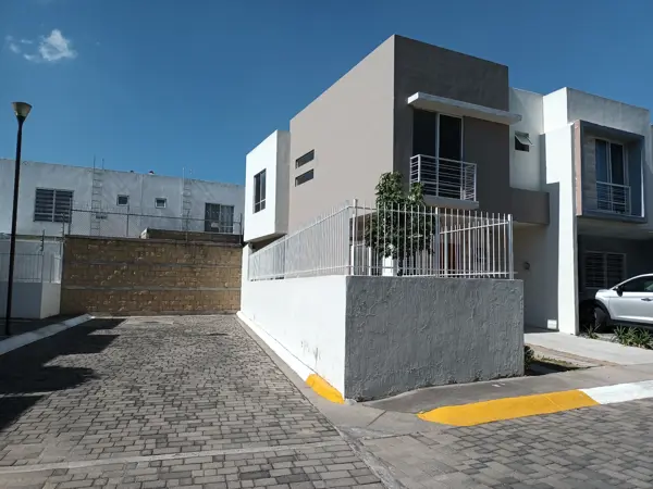 Casa en renta en Parques del Bosque, San Pedro Tlaquepaque — foto 2 de 19