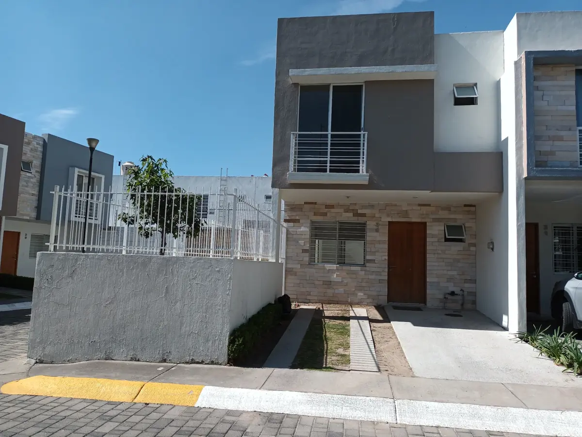 Casa en renta en Parques del Bosque, San Pedro Tlaquepaque — foto 1 de 19