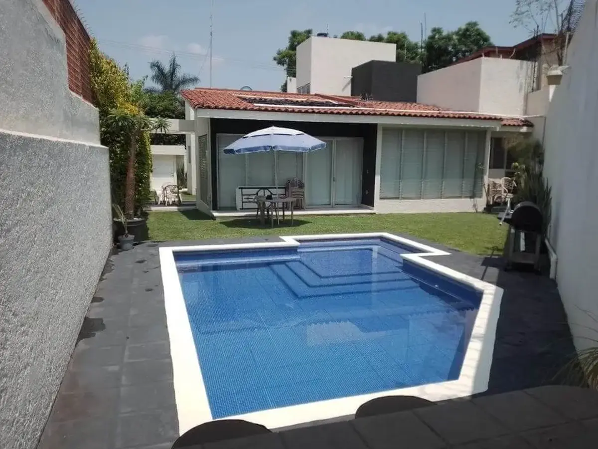 Casa en venta en Jardines de Cuernavaca, Cuernavaca — foto 1 de 10