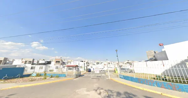 Casa en Eduardo Loarca Castillo, Querétaro, Querétaro