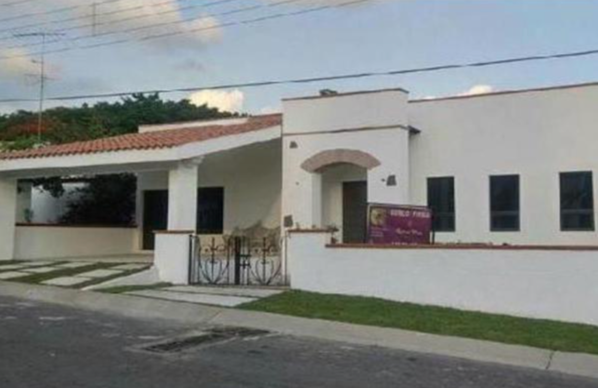 Casa en venta en Lomas de Cocoyoc, Atlatlahucan — foto 1 de 17