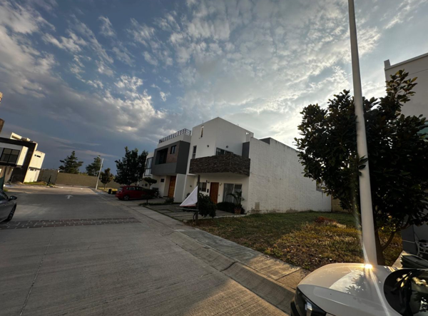 Terreno en venta en Valle Imperial, Zapopan — foto 3 de 10