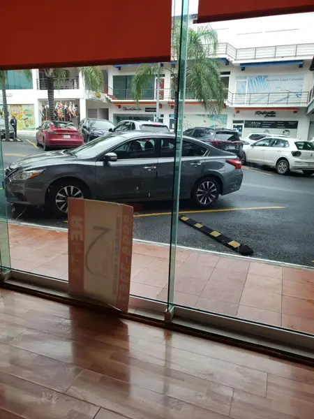 Local en renta en El Encino, Monterrey — foto 3 de 9