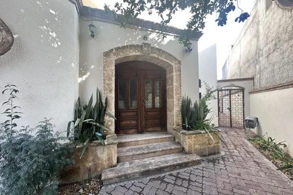 Casa en venta en Jardines de Versalles, Saltillo — foto 3 de 36