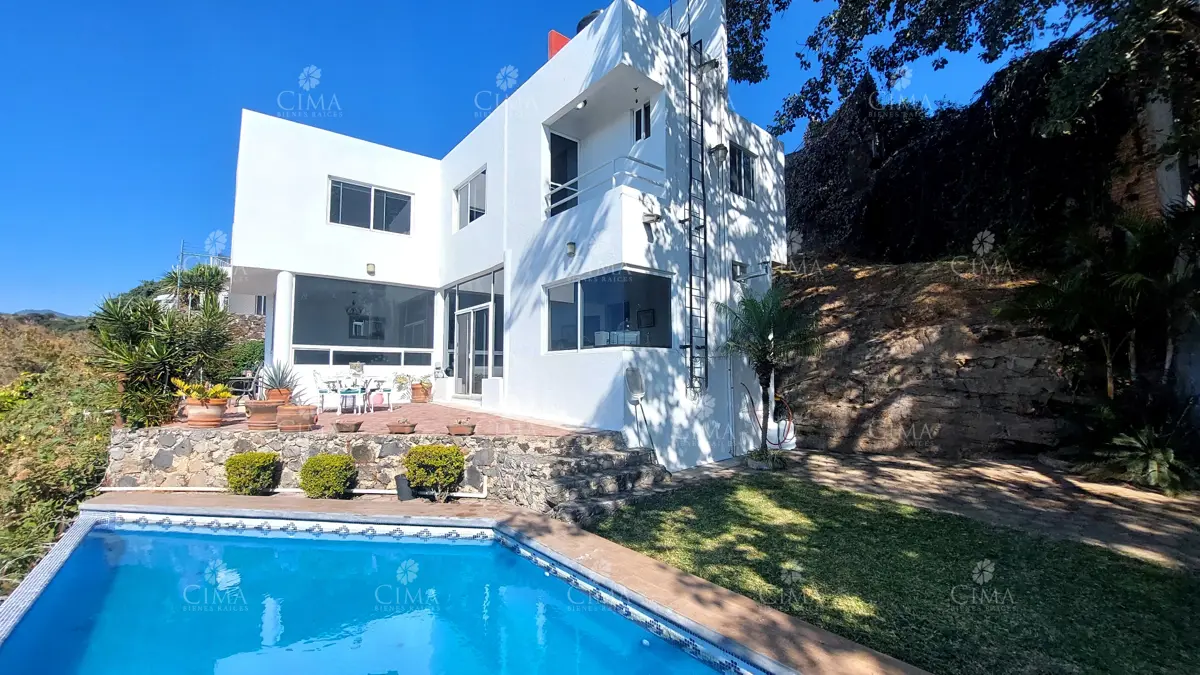 Casa en venta en Lomas de Tetela, Cuernavaca — foto 1 de 37