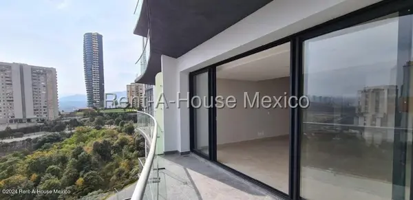 Departamento en renta en Bosque Real, Huixquilucan, México