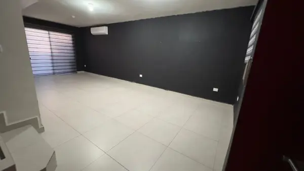 Casa en venta en Murano, García — foto 3 de 26