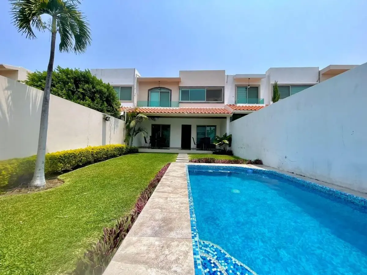 Casa en venta en Lomas de Jiutepec, Jiutepec — foto 1 de 24