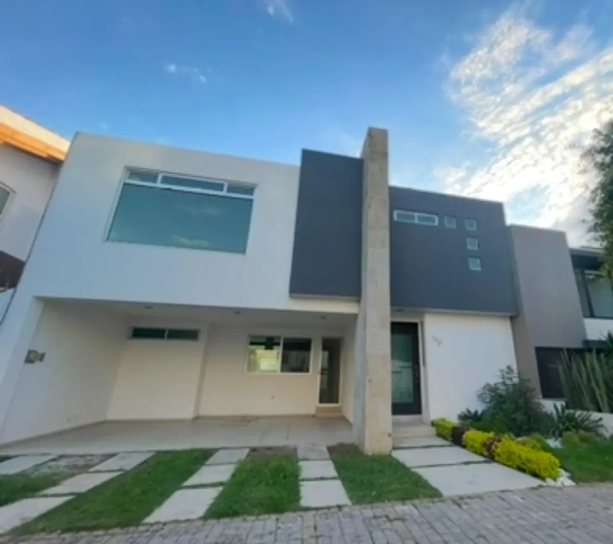 Casa en venta en Lomas de Angelópolis, San Andrés Cholula — foto 1 de 17
