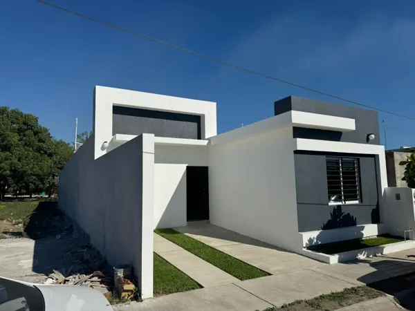 Casa en venta en Real Centenario, Villa de Álvarez, Colima Casa en venta en Real Centenario, Villa de Álvarez, Colima