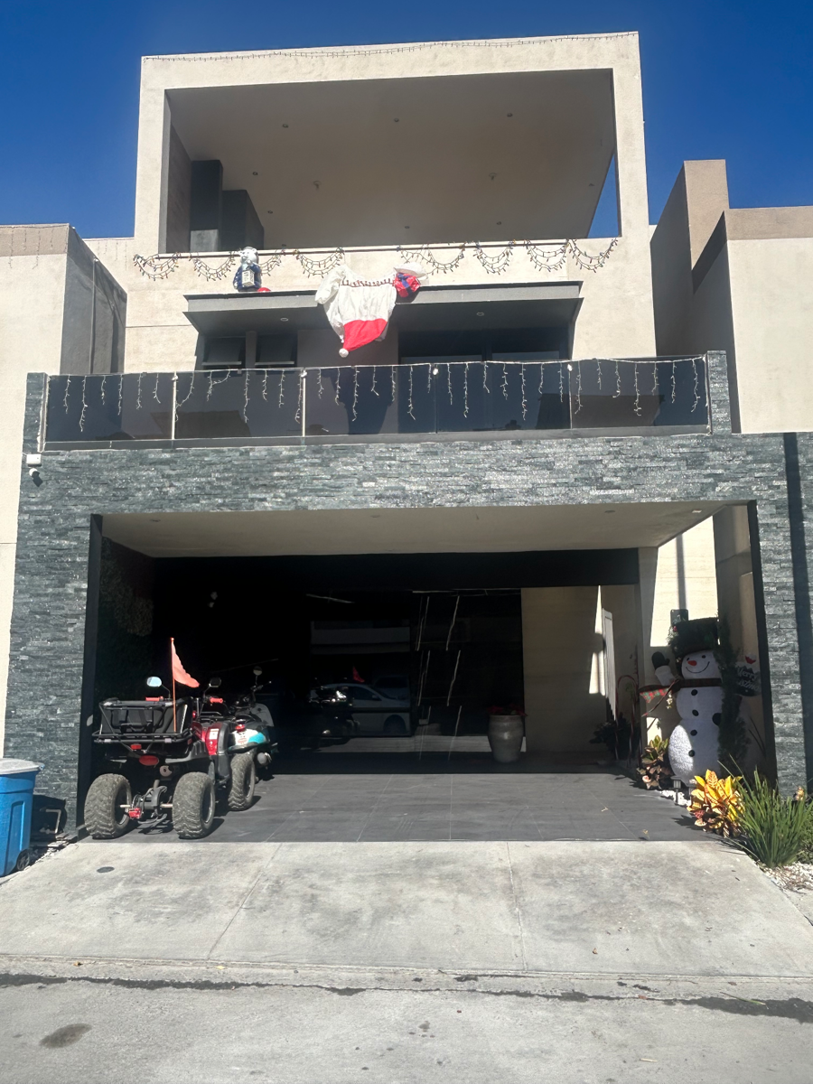Casa en venta en Cerradas Solé, García — foto 1 de 31