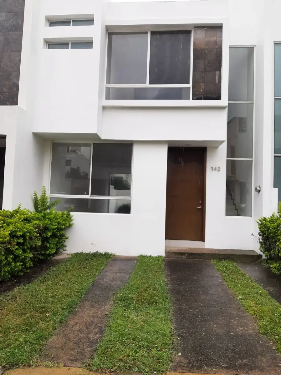 Casa en venta en Bosques Santa Anita, Tlajomulco de Zúñiga — foto 1 de 43