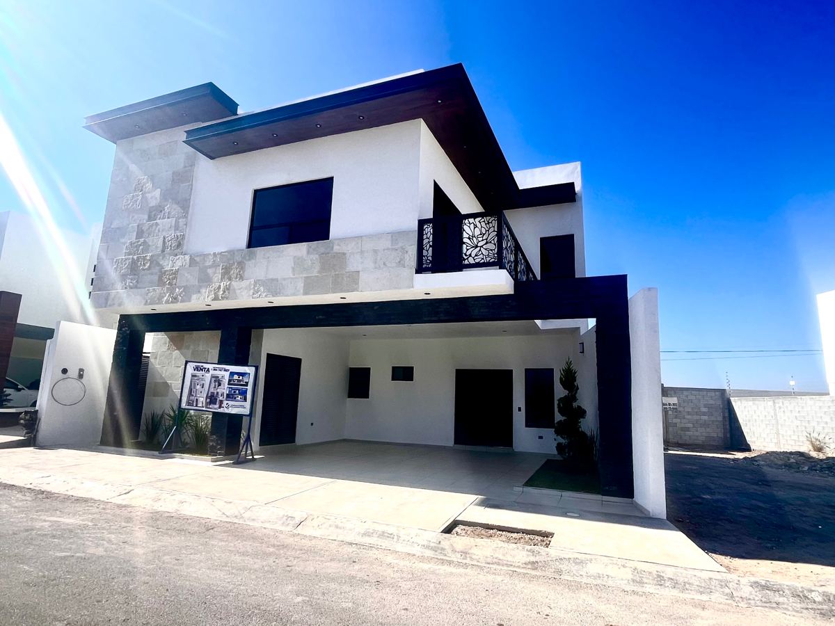 Casa en venta en Rincón de los Encinos, Saltillo — foto 1 de 29