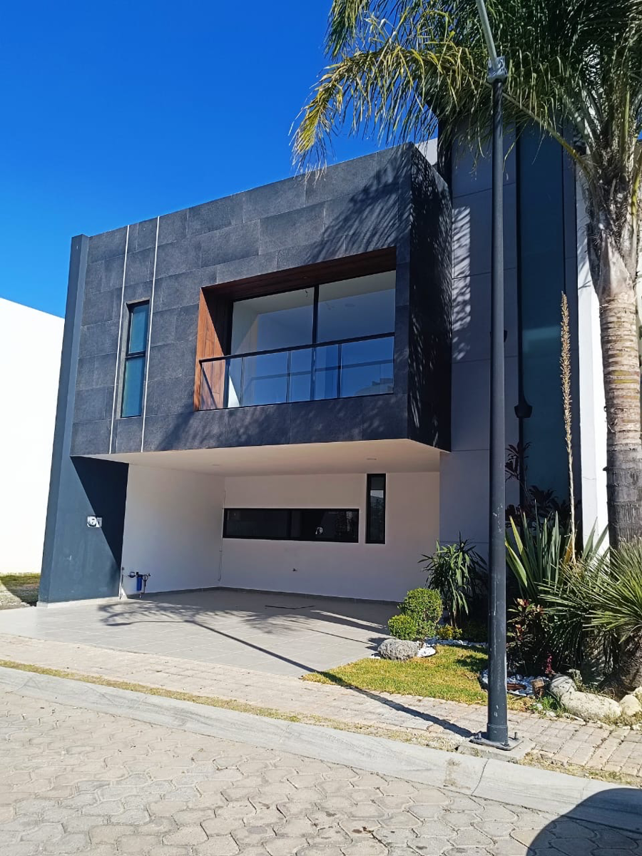 Casa en venta en Lomas de Angelópolis, San Andrés Cholula — foto 1 de 15