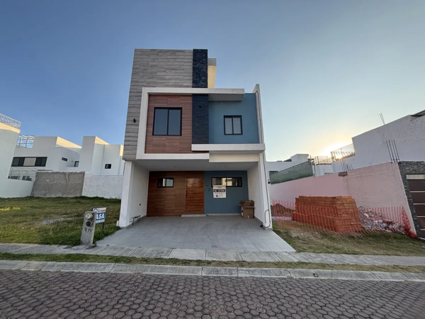 Casa en Zona Cementos Atoyac, Puebla, Puebla