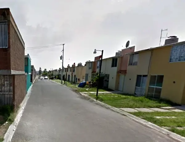 Casa en venta en Lomas del Aeropuerto, El Salto — foto 2 de 16