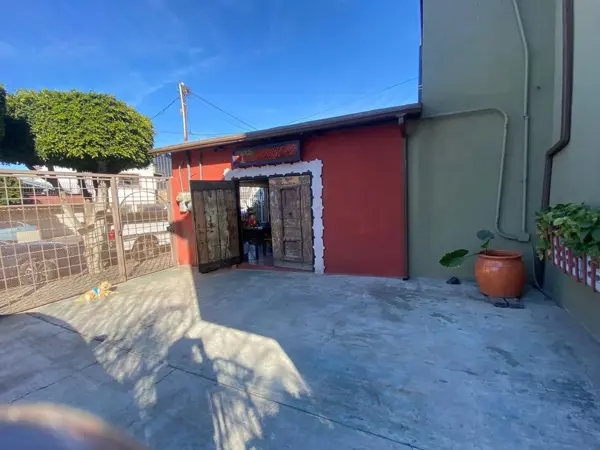Casa en venta en America, Tijuana — foto 2 de 25