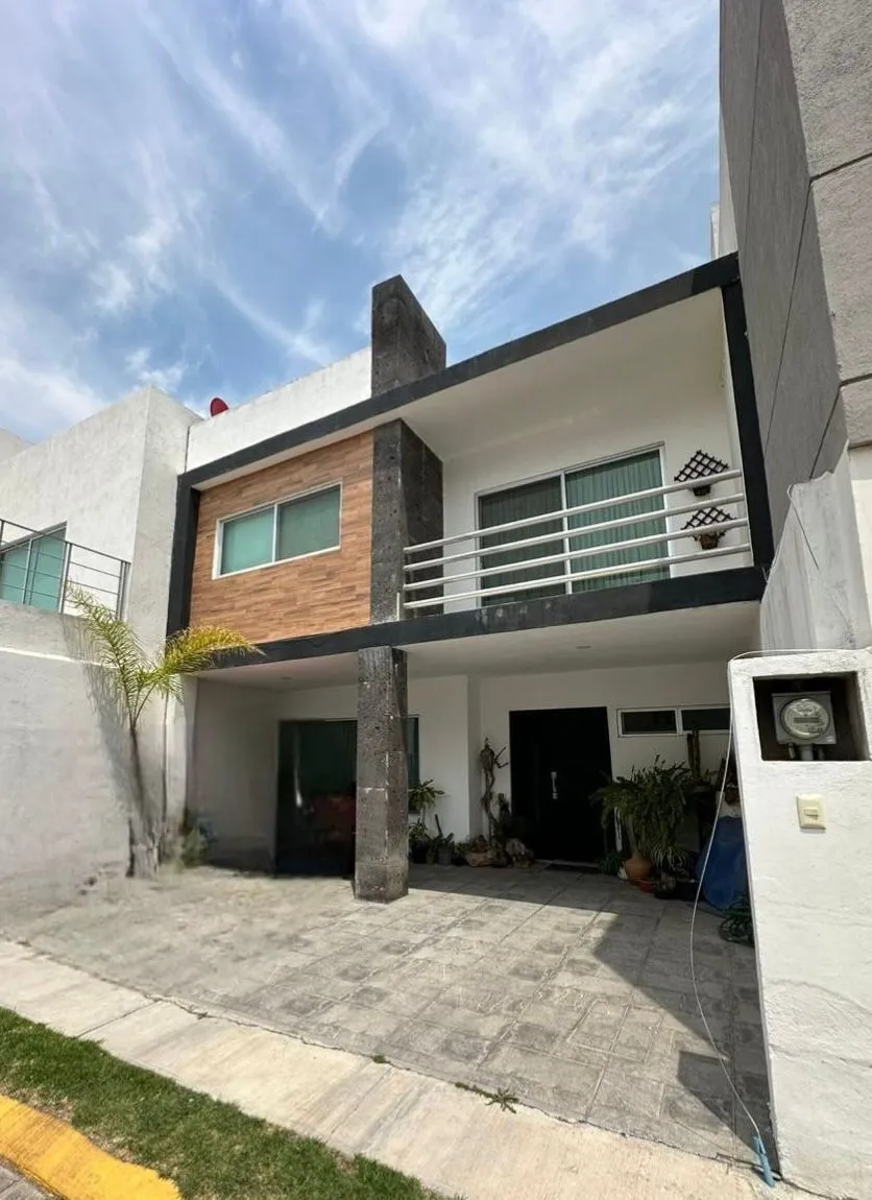 Casa en venta en Santa Maria Zacatepec, Juan C. Bonilla — foto 1 de 12