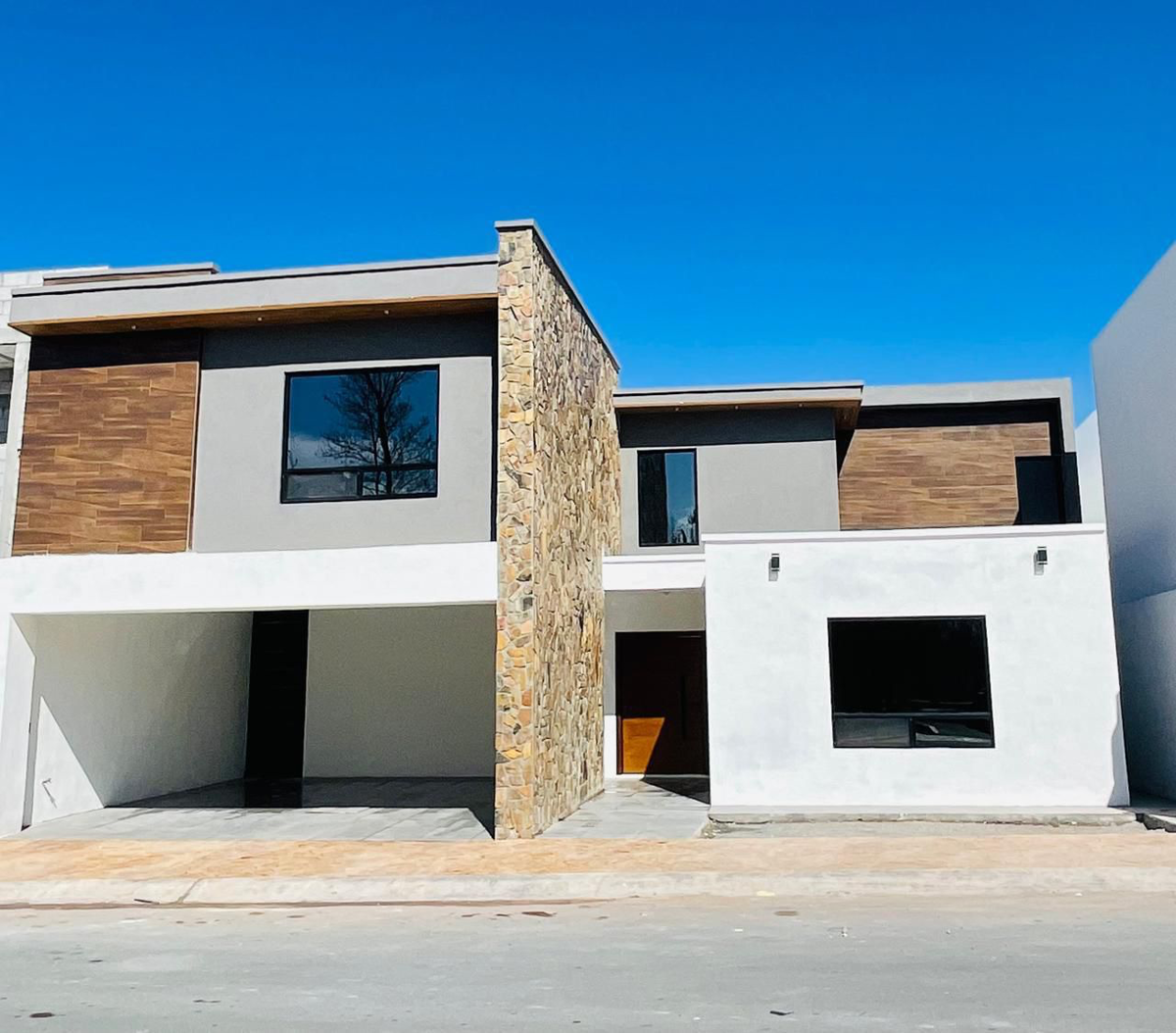 Casa en venta en La Joya, Arteaga — foto 1 de 16
