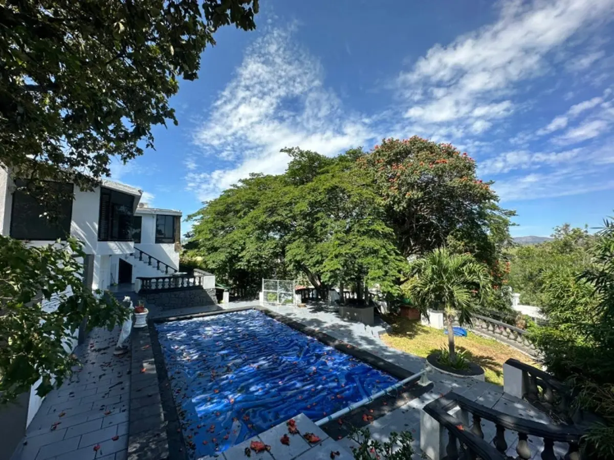Casa en venta en Las Cañadas (Bosques de San Isidro), Zapopan — foto 1 de 44