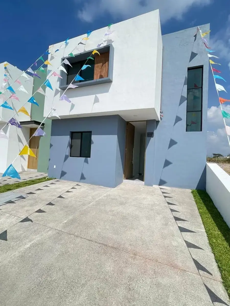 Casa en venta en Lindavista, Villa de Álvarez — foto 1 de 18