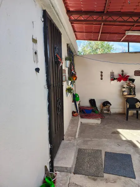 Casa en venta en Valle de las Flores Infonavit, Saltillo — foto 2 de 14