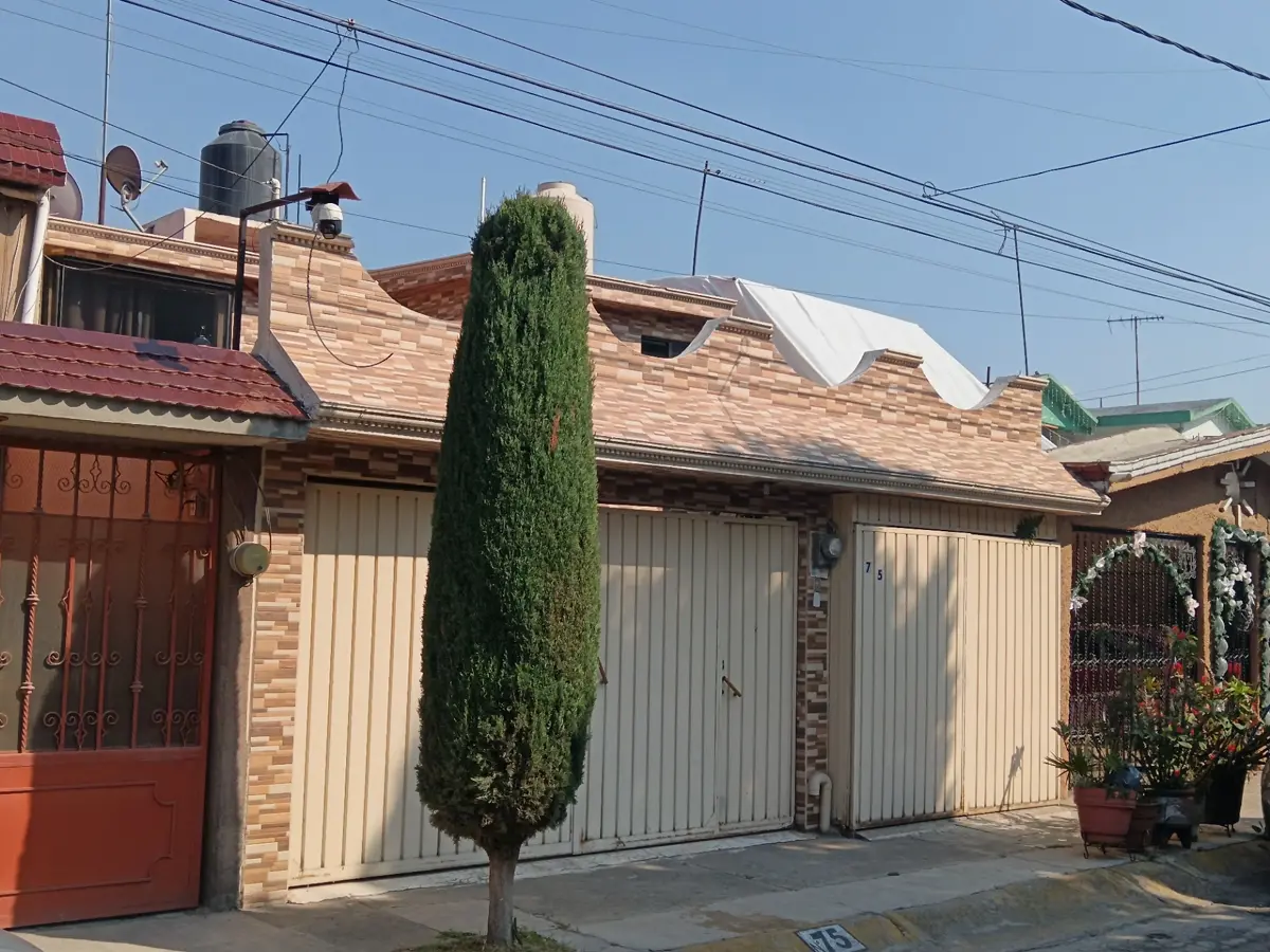 Casa en venta en Izcalli Jardines, Ecatepec de Morelos — foto 1 de 18