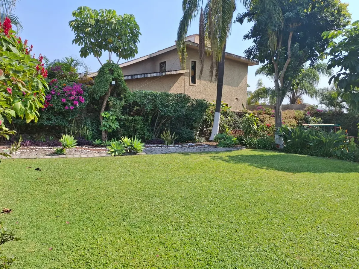 Casa en venta en Lomas de Cortes, Cuernavaca — foto 1 de 18