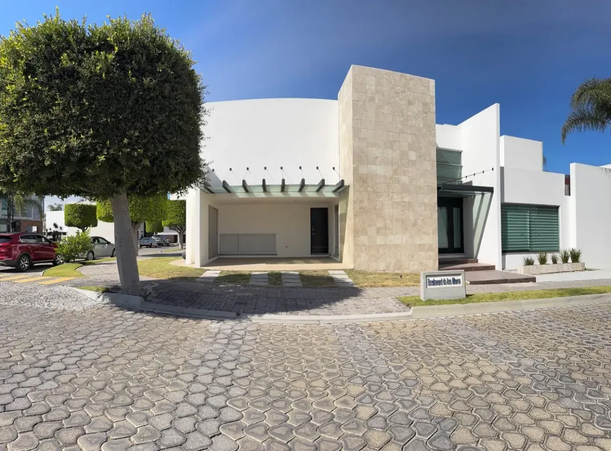 Casa en venta en Lomas de Angelópolis, San Andrés Cholula — foto 1 de 38