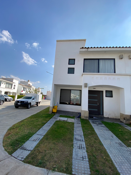 Casa en venta en Residencial San Marino, Irapuato — foto 2 de 20